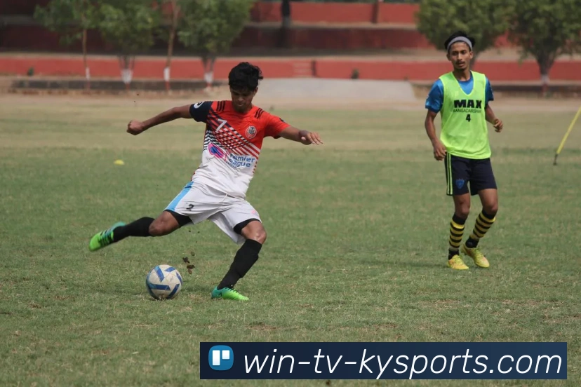 太原汾河足球场周边美食与休闲活动全攻略探寻城市新风尚